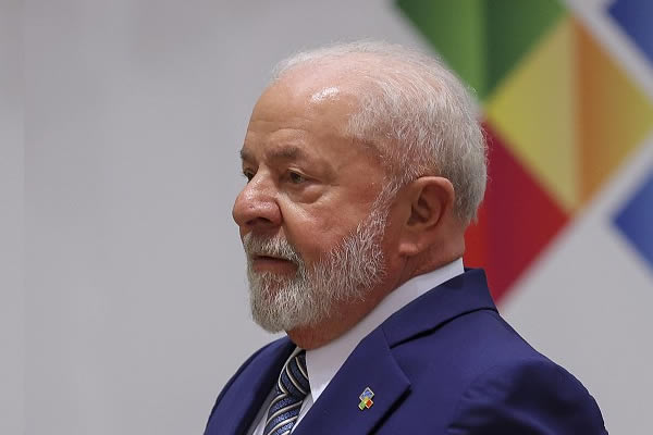 Visita a Angola mantém-se na agenda de Lula mas ainda sem data