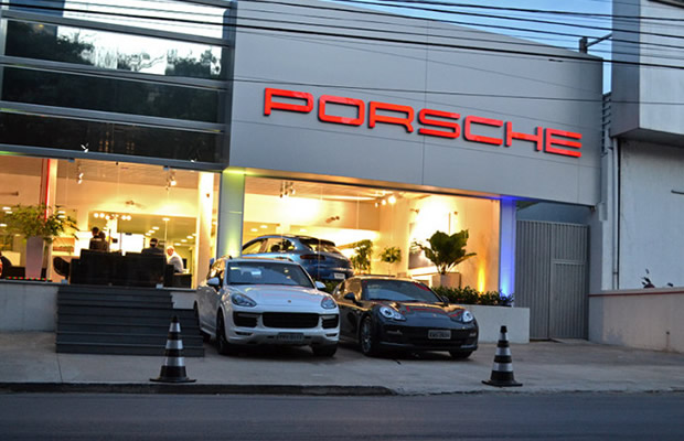 Porsche e Mercedes-Benz podem instalar linha de carros em Angola