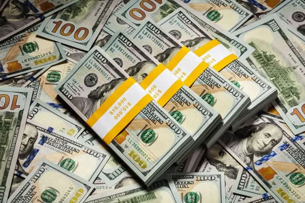 Banco Nacional de Angola  comprou  100 milhões de dólares  na plataforma Bloomberg para acumular reservas líquidas
