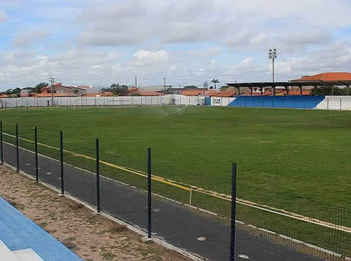 PR garante construção de estádio no Uige e Huambo