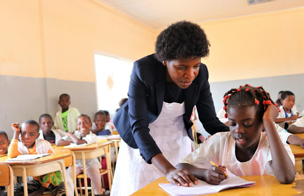 Ministério da Educação de Angola  abre concurso público para 11 mil professores
