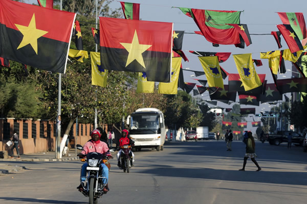 Angola com 12 partidos já legalizados e habilitados a concorrer às eleições gerais de 2022