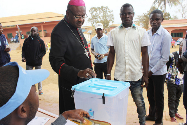 Eleições 2022: UNITA renova apelo para eleitores ficarem perto de assembleias por ser “legal”