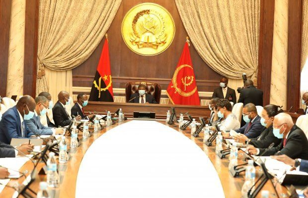 Governo angolano apreciou proposta do OGE para 2023 de 38,3 mil milhões de euros