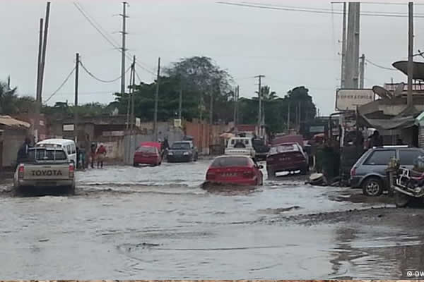 Chuvas em Luanda “aceleram” progressão de ravinas e inundam casas e instituições