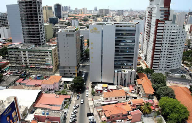 Fitch piora Perspetiva de Evolução de Angola para Estável e mantém rating em B-