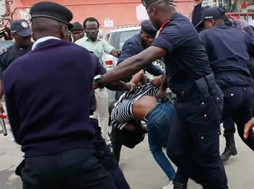 Ativistas de Cabinda detidos por se manifestarem em frente à embaixada portuguesa em Angola