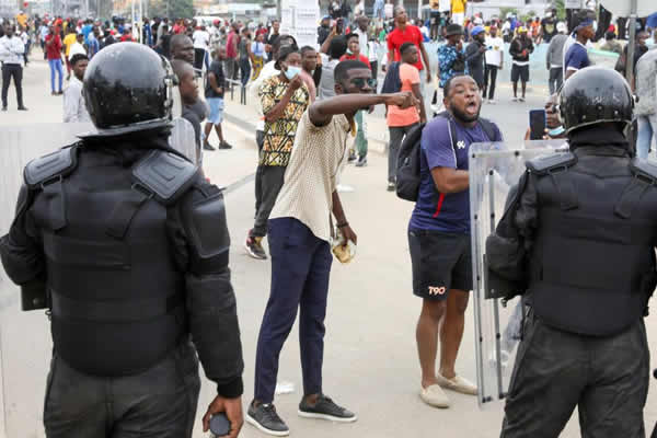 Proposta da UNITA de incluir deveres de agentes de segurança nas manifestações causa impasse