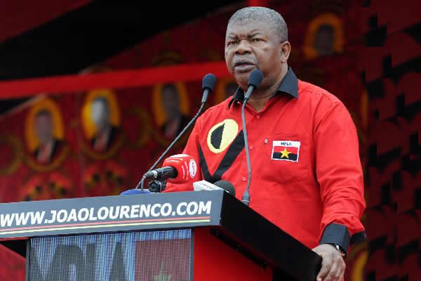 Candidato do MPLA diz que rompeu tabus e atira promessas para reconquistar o voto