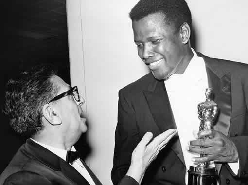 Morre Sidney Poitier, primeiro ator negro a ganhar o Oscar